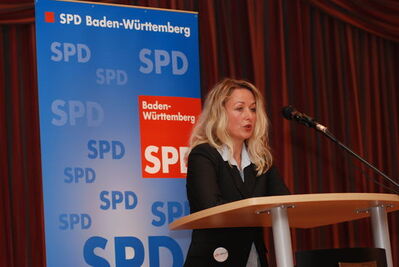 Claudia Sünder stellt sich auf der Nominierungskonferenz vor
