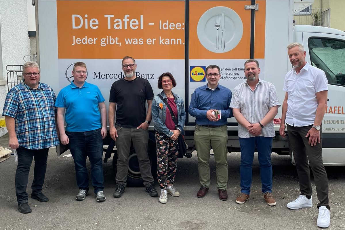 Mitgleder der Fraktion beim Info-Besuch im Tafelladen W52 der Caritas